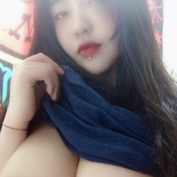 가슴 자랑녀