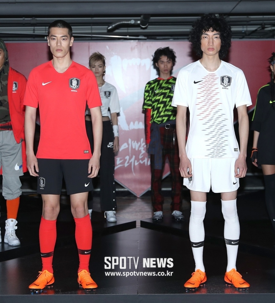 [먹튀검증소 뉴스]한국, 월드컵 3경기 유니폼 색깔 확정…스웨덴전 흰 유니폼
