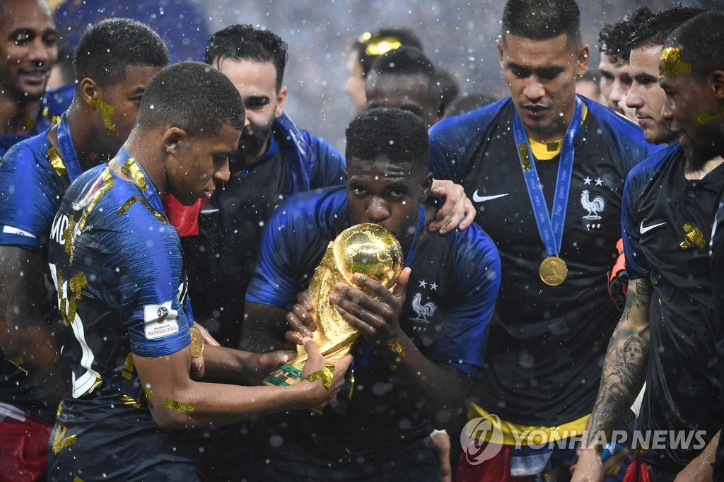 먹튀검증소 뉴스 '월드컵 챔피언' 프랑스팀, 오늘 샹젤리제 개선 행진