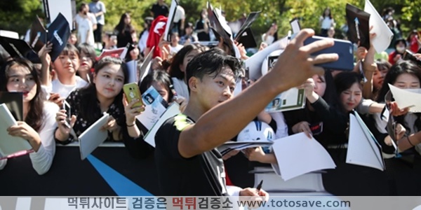 먹튀검증소 토토뉴스 AG 金 스타' 이승우, 한달 만에 출국…