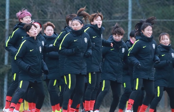 먹튀검증소 토토 뉴스 여자축구 대표팀 출국…중국 4개국 대회 출격
