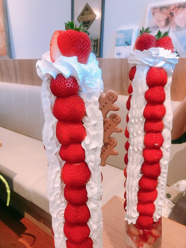 일본 카페 딸기파르페 수준