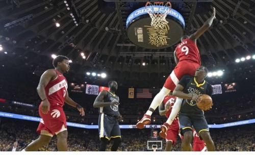 토론토, 골든스테이트 꺾고 NBA 우승에 1승 남아…'오, 캐나다!'