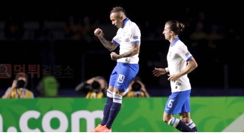 '코치뉴 멀티골' 브라질, 코파 아메리카 개막전 승리