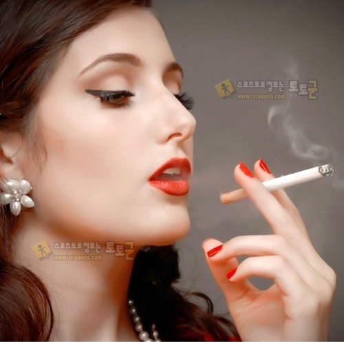 그녀의 담배연기