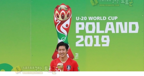 이강인 메시 이후 14년 만에 18세 골든볼 이강인 메시 이후 14년 만에 18세 골든볼