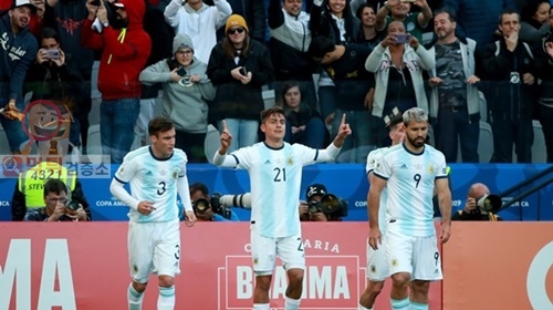 '메시 퇴장+디발라 결승골' 아르헨티나, 칠레 2-1 꺾고 3위