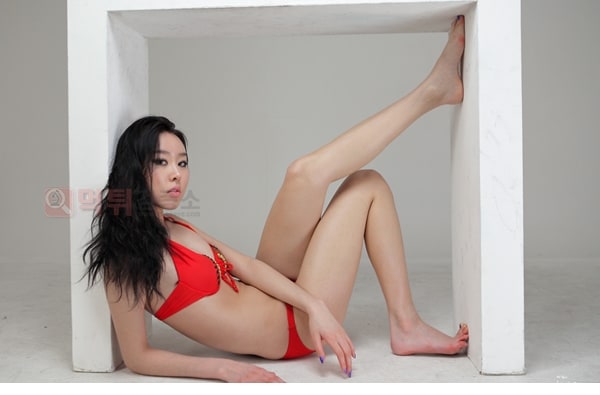 먹튀검증소 포토 수영복 모델