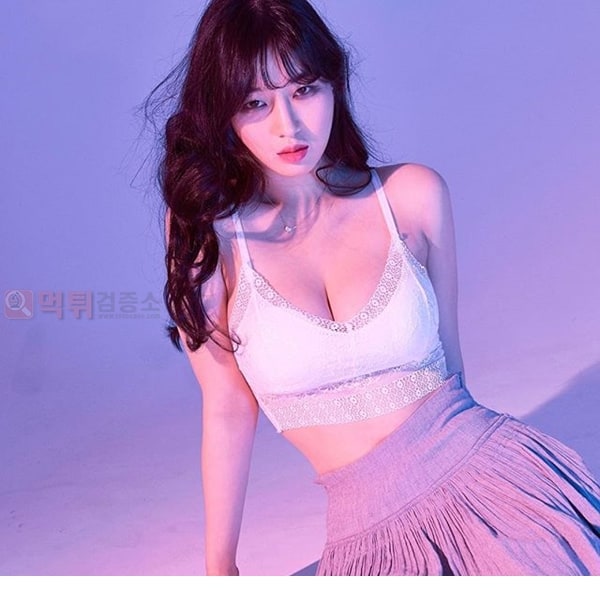먹튀검증소 포토 모델 김우현의 색기