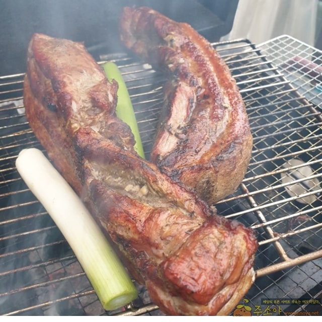 주소야 유머 맛보다 비쥬얼이 더 좋은 통삼겹 훈연바베큐