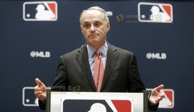 먹튀검증 토토군 스포츠 뉴스 MLB 2020시즌 개막 원치 않는 구단주 '최소 6∼8명' 이상