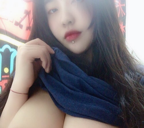 가슴 자랑녀