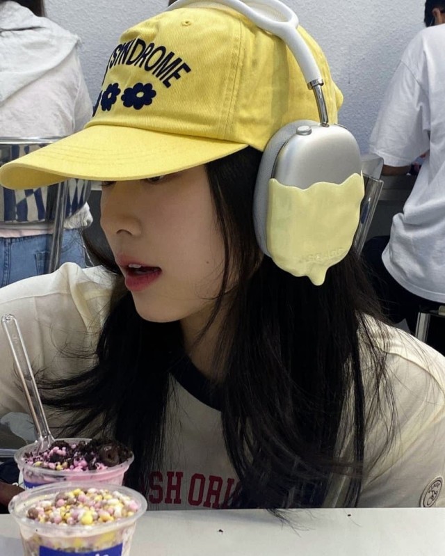 구슬 아이스크림 먹고 신난 프로미스나인 김민주 셀카