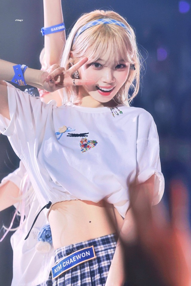 르세라핌 끼쟁이 리더 김채원