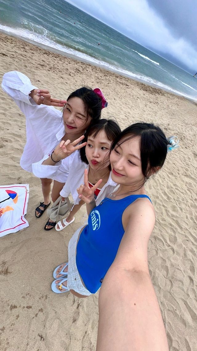 파란 여름 바다와 러블리즈 수정