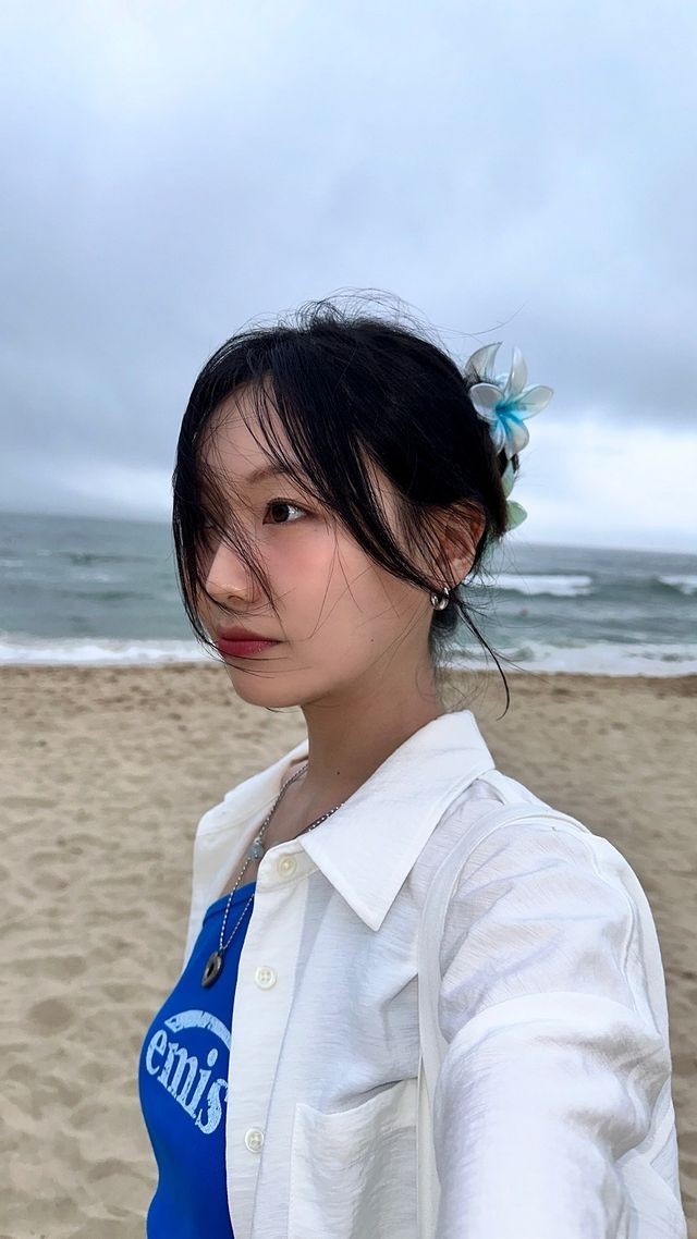 파란 여름 바다와 러블리즈 수정