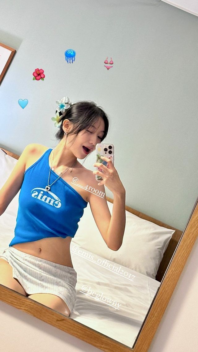 파란 여름 바다와 러블리즈 수정