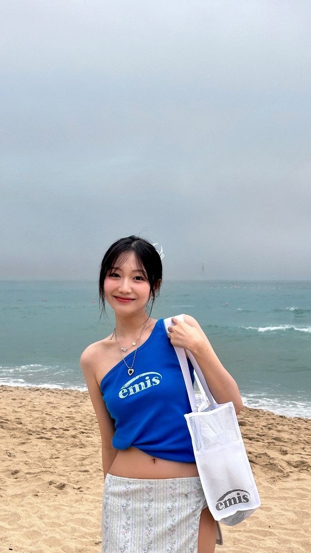 파란 여름 바다와 러블리즈 수정