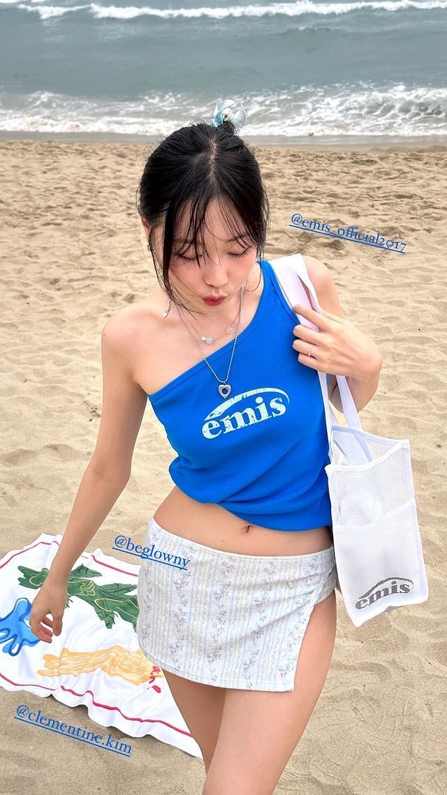 파란 여름 바다와 러블리즈 수정