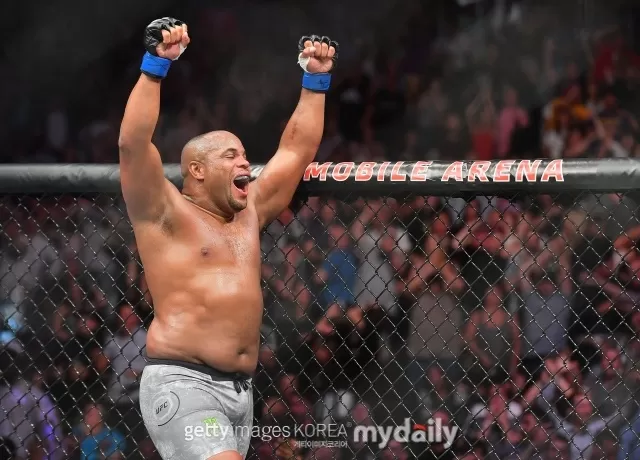 'UFC 전설' 코미어 호언장담 