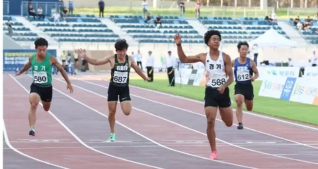 '100m 9초대 희망 쐈다' 나마디 조엘진, 남고 新 10초30 질주