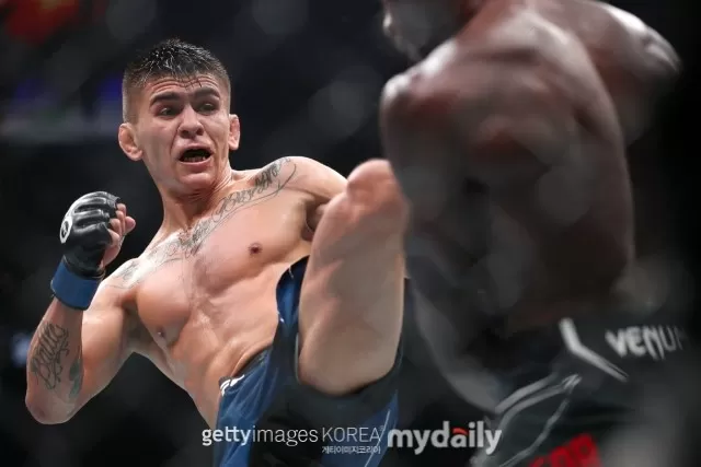 'UFC 전설' 알도 꺾은 바티스타, 맥그리거 독설에 맞대응 