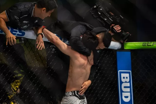 '코리안 슈퍼보이' 최두호 UFC 챔피언 꿈 같이 걸어가는 '코리안 좀비' 정찬성